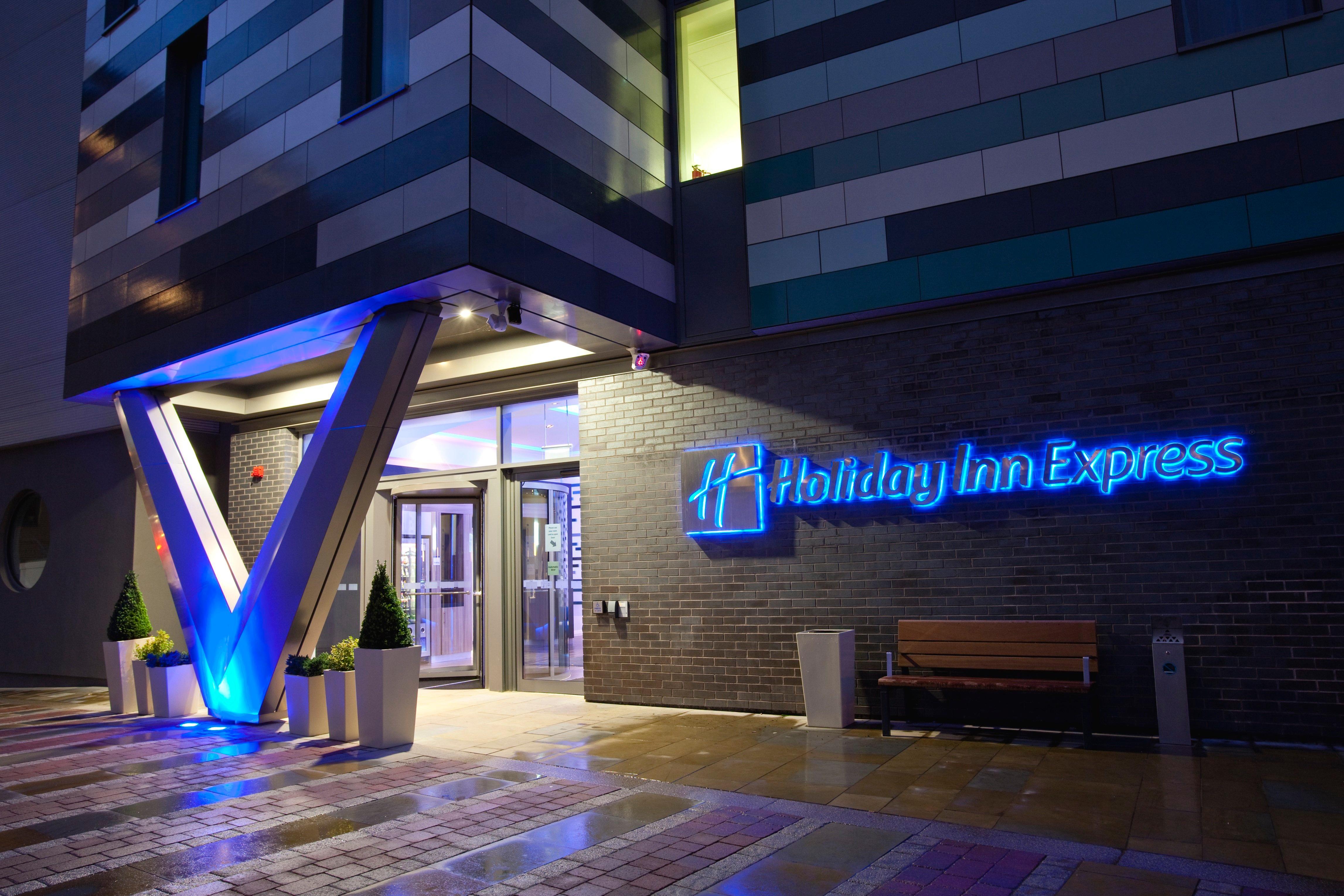 Holiday Inn Express Manchester City Centre Arena, An Ihg Hotel Bagian luar foto